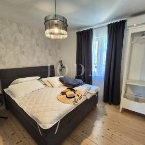 Kuća s bazenom u fazi renovacije, otok Krk