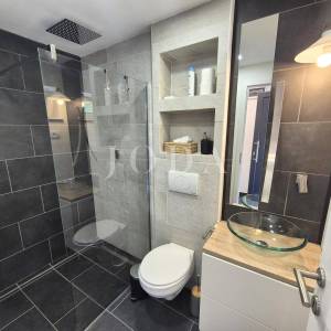 Kuća s bazenom u fazi renovacije, otok Krk