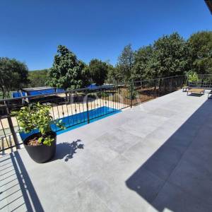 Kuća s bazenom u fazi renovacije, otok Krk