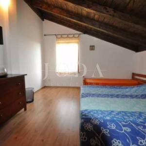 Kuća s dva apartmana u prirodi, okolica Vrbnika