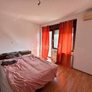 Kuća s dvije stambene jedinice u okolici Samobora