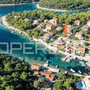 Kuća s potencijalom na atraktivnoj lokaciji uz more,uvala Tri Porte, Korčula