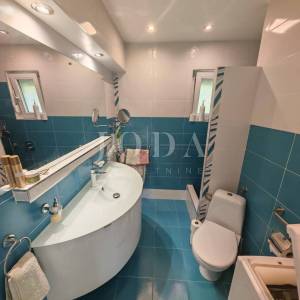 Kuća sa 3 jedinice 200m od mora