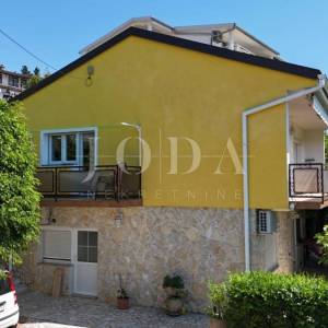 Kuća sa 3 jedinice 200m od mora