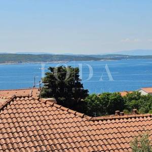 Kuća sa 3 jedinice 200m od mora