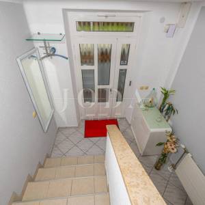 Kuća sa 4000m2 zemljišta