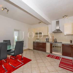 Kuća sa 4000m2 zemljišta