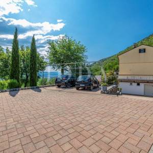 Kuća sa 4000m2 zemljišta