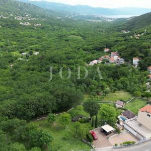 Kuća sa 4000m2 zemljišta
