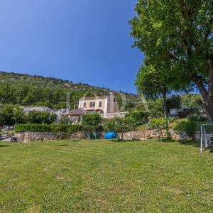 Kuća sa 4000m2 zemljišta