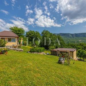 Kuća sa 4000m2 zemljišta