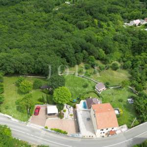 Kuća sa 4000m2 zemljišta