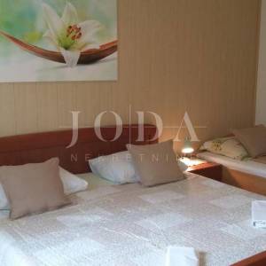Kuća sa 5 apartmana