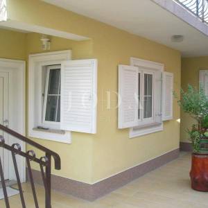 Kuća sa 5 apartmana