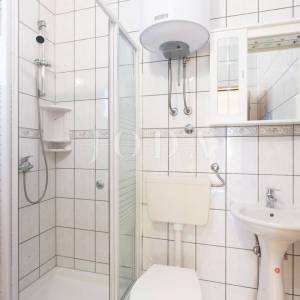 Kuća sa 6 apartmana i bazenom