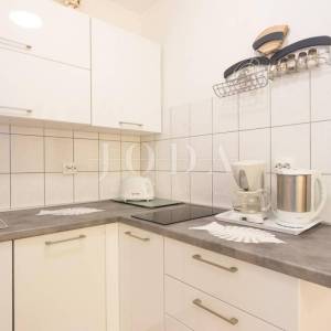 Kuća sa 6 apartmana i bazenom