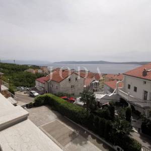 Kuća sa 6 apartmana i bazenom