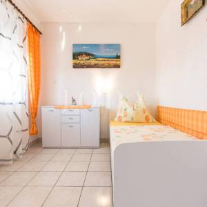 Kuća sa 6 apartmana i bazenom