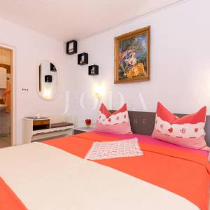 Kuća sa 6 apartmana i bazenom