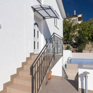 Kuća sa 6 apartmana i bazenom