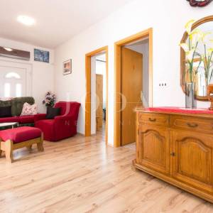 Kuća sa 6 apartmana i bazenom
