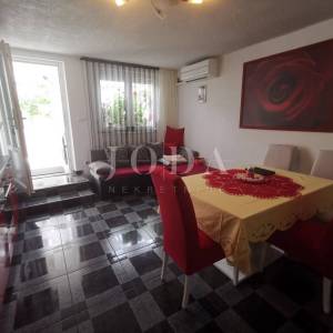 Kuća sa 6 apartmana i bazenom