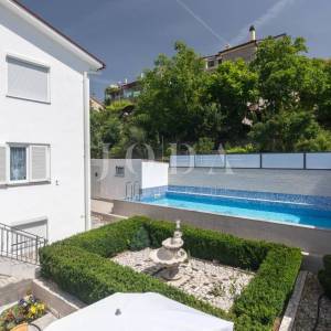 Kuća sa 6 apartmana i bazenom