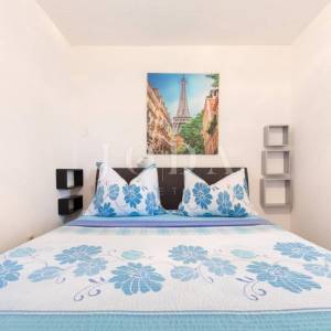 Kuća sa 6 apartmana i bazenom