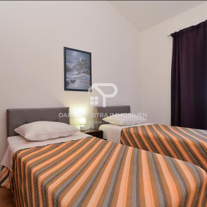 Kuća sa 6 apartmana i bazenom Valbandon