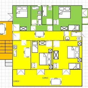 KUĆA SA 7 APARTMANA BLIZU MORA