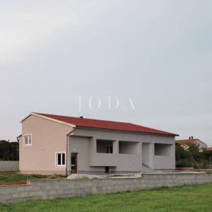Kuća sa dva stana,Pula okolica