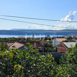 Kuća u Jadranovu sa 2 mala stana i pogledom na more