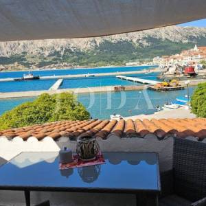 Kuća u nizu blizu mora - Baška