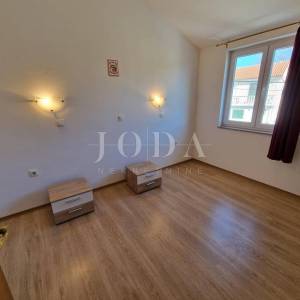 Kuća u nizu s dva apartmana - okolica Malinske, otok Krk