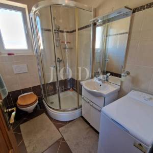 Kuća u nizu s dva apartmana - okolica Malinske, otok Krk