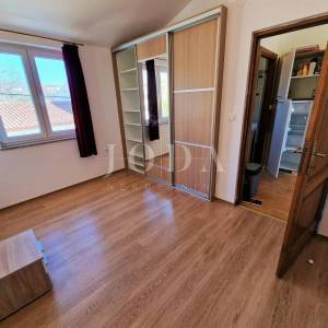 Kuća u nizu s dva apartmana - okolica Malinske, otok Krk