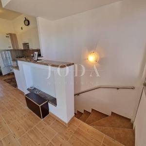 Kuća u nizu s dva apartmana - okolica Malinske, otok Krk