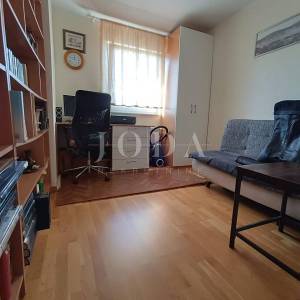 Kuća u nizu s pogledom na more