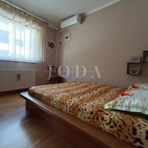 Kuća u nizu s pogledom na more