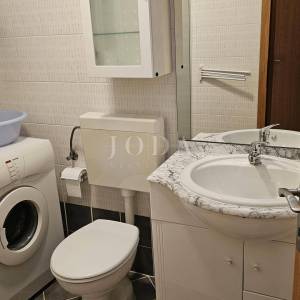 Kuća u nizu sa 4 apartmana i balkonom,VRSAR centar
