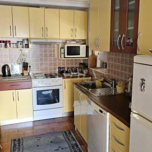 Kuća u nizu sa 4 apartmana i balkonom,VRSAR centar