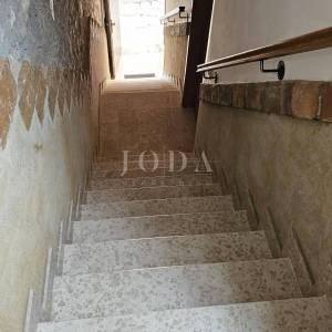 Kuća u nizu sa 4 apartmana i balkonom,VRSAR centar