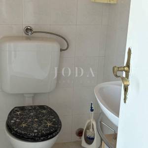 Labin, kuća sa pet stambenih jedinica