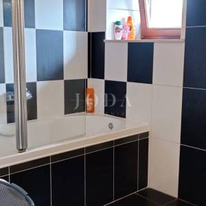 Labin, kuća sa tri stambene jedinice u starogradskoj jezgri