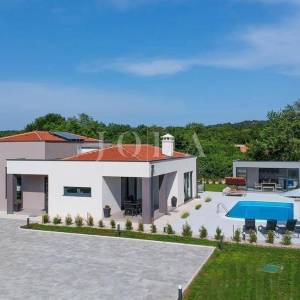 Labin, luksuzna Villa sa grijanim bazenom