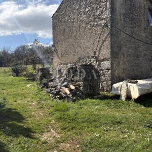 Labin, okolica, istarska kuća za adaptaciju na velikom imanju