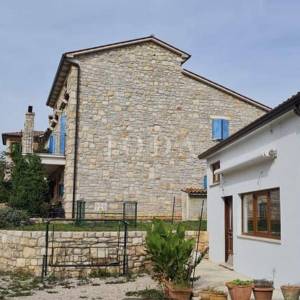 Labin, okolica, kamena kuća sa bazenom