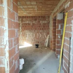 Labin, okolica, kuća roh-bau sa bazenom na mirnoj lokaciji