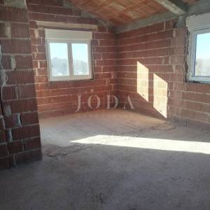Labin, okolica, kuća roh-bau sa bazenom na mirnoj lokaciji