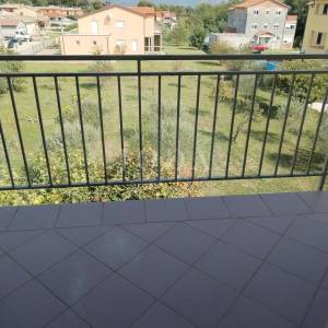 Labin, okolica, kuća s dva stana i poslovnim prostorom